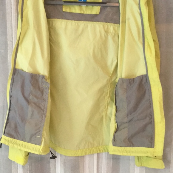 Green Columbia rain jacket - Picture 2 of 3